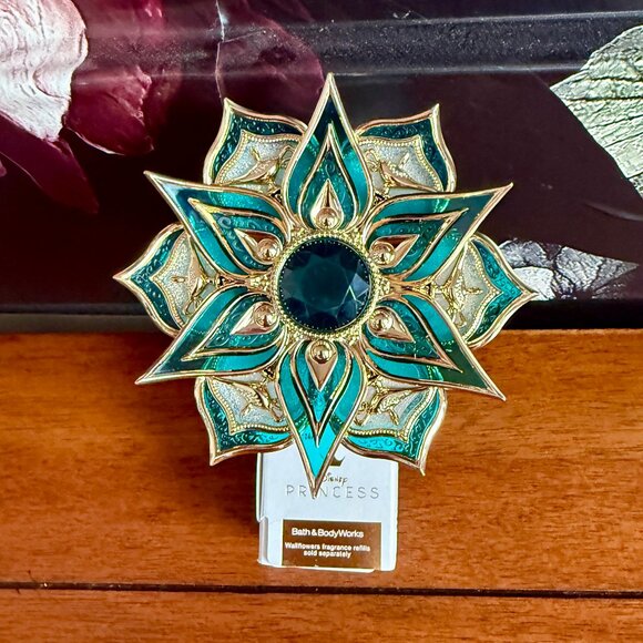 NEW JASMINE DISNEY PRINCESS Light Up & Scent Control Plug-In Bath & Body Works - Picture 1 of 4